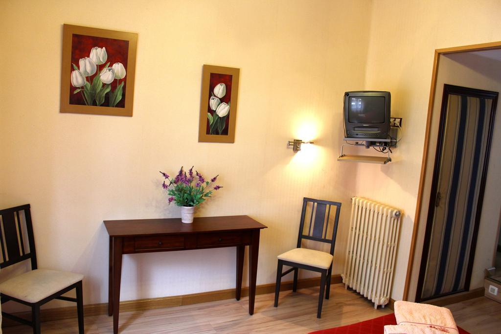 Hostal De La Torre Hostal Economico Вальядолид Номер фото